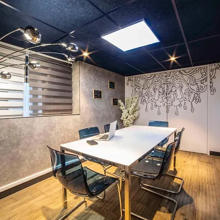Hotel Ibis Budget Paris Mairie 2*