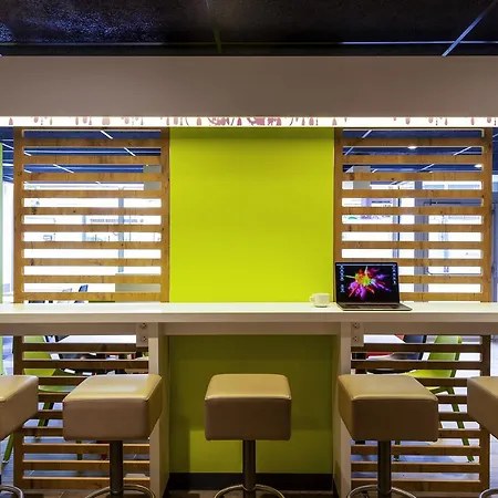 Hotel Ibis Budget Paris Mairie 2*
