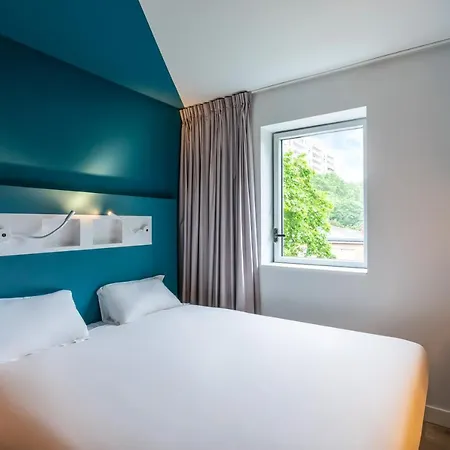 Hotel Ibis Budget Paris Mairie 2*