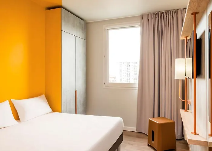 Ibis Budget Paris Mairie Hotel